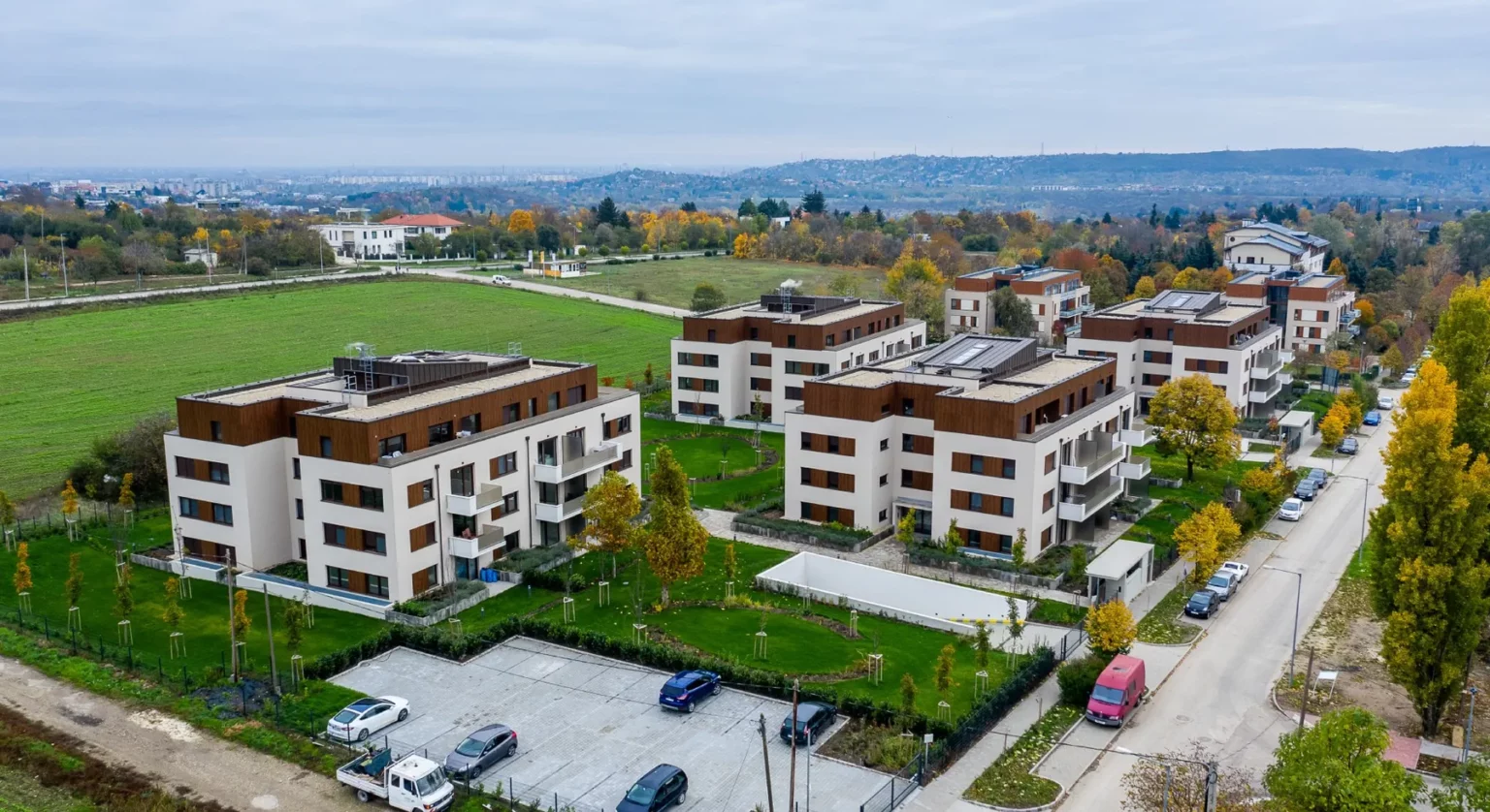 Sasad Resort 8 ütem penthouse teraszburkolás PB talprendszerrel