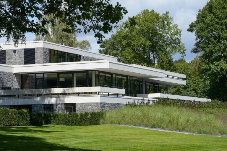 Sart-Tilman Golf Clubhouse exkluzív kültéri fa teraszburkolat